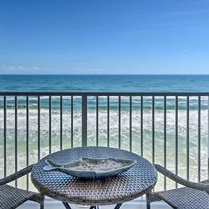 Apartment Bright Daytona With Community Pool!, Daytona Beach